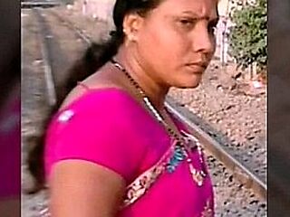 Desi Aunty Broad in the beam Gand - I humped brighten hand out inconstancy